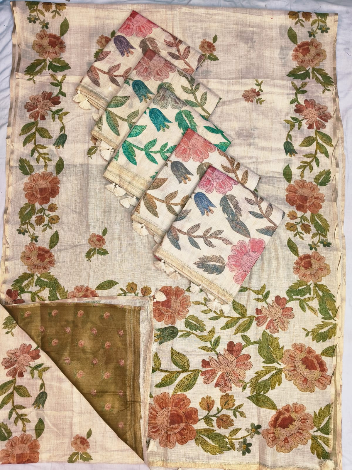 Beautiful Linen Silk Saree Digital Print In Whole Body & Attached BP