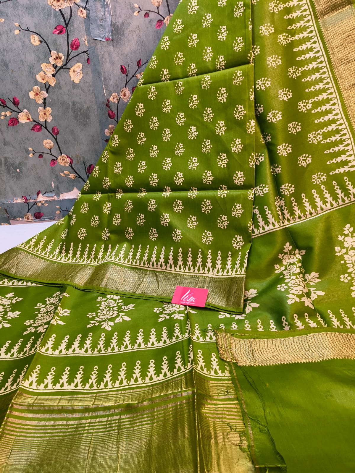 Beautiful Dola Silk Hand Block Sarees With Attached BP