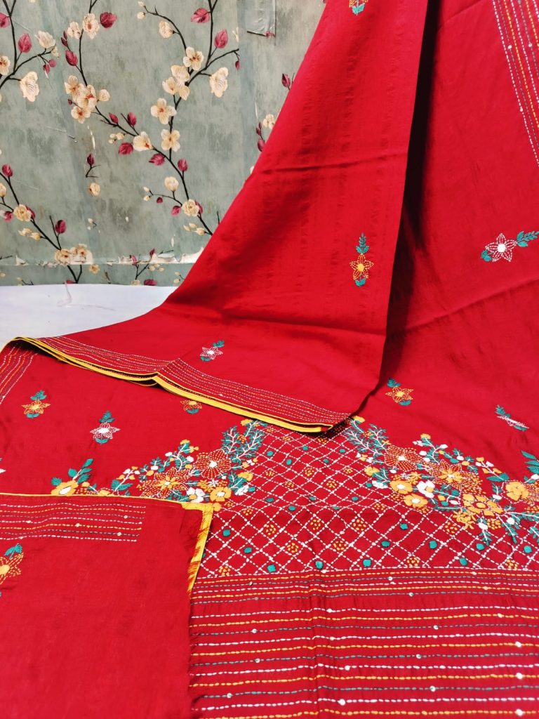 Beautiful Gicha Silk Sarees With Elegance Pallu Hand Embroidery Attached BP