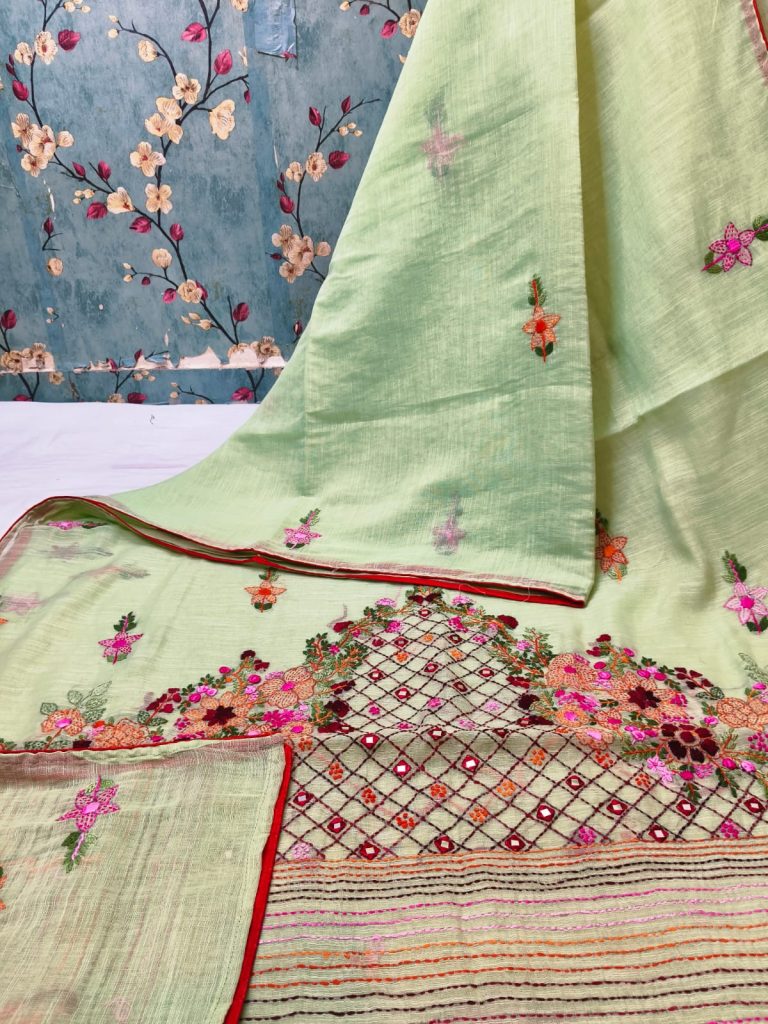 Beautiful linen silk sarees with elegance pallu  Hand embroidery  attached BP